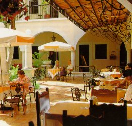 Hotel Caribe is lovely colonial style hotel situated in the heart of the historic city of Merida in the Yucatan region of Mexico with rooftop pool overlooking the cathedral